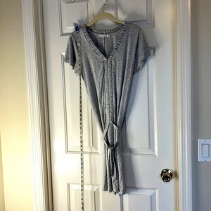 Summer & Sage Women's V-back Cinch Tie Back Gray Jersey Knit Midi Dress Size M